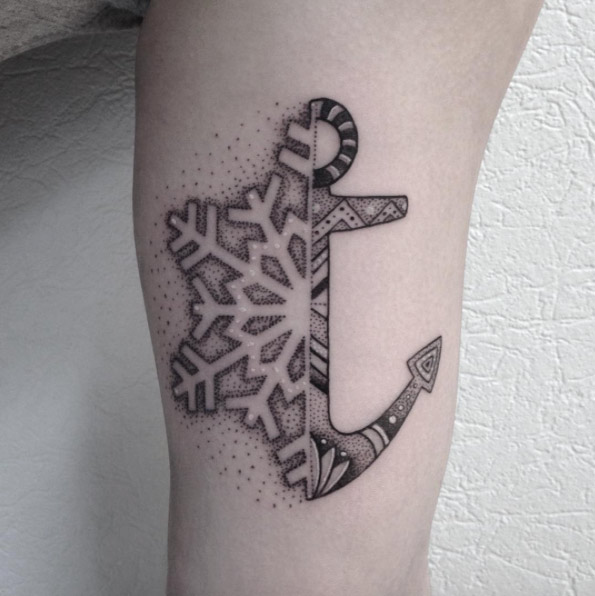 Dotwork snowflake/anchor tattoo by Fanny