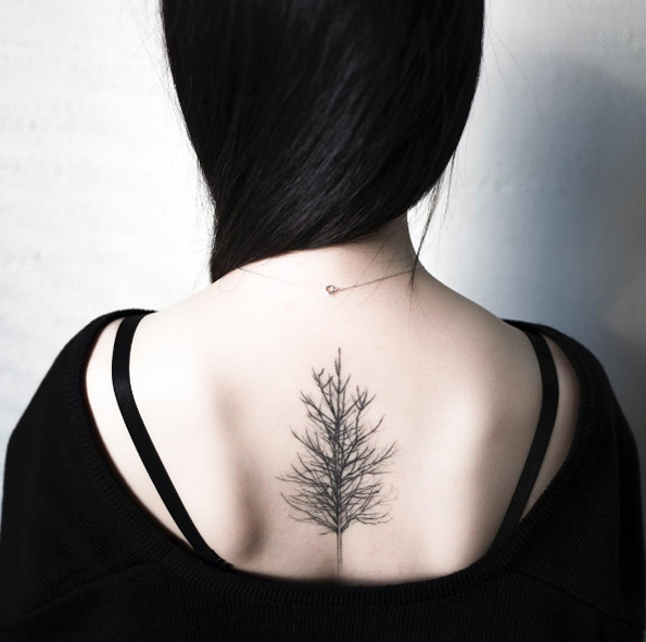 Tree tattoo on back by Hongdam