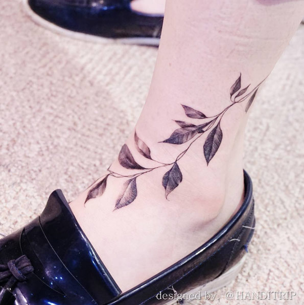 Leaves on ankle by Handitrip