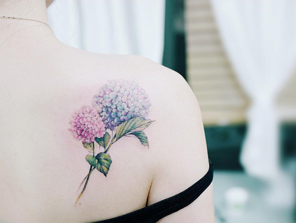 Hydrangeas on back shoulder by Banul