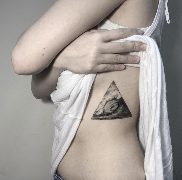 Triangular wave tattoo by Shpadyreva Julia