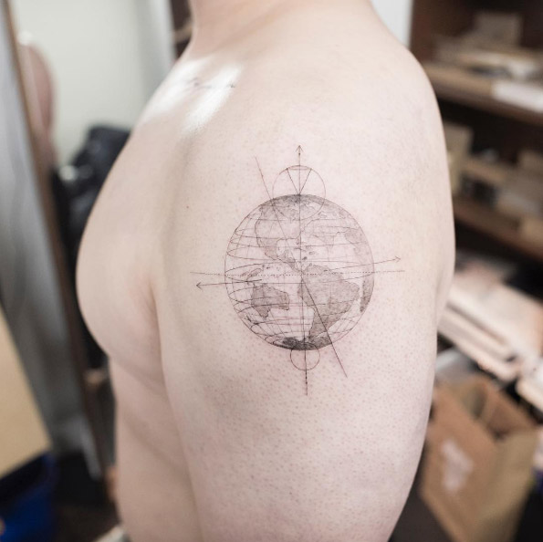 Faint globe tattoo by Hongdam