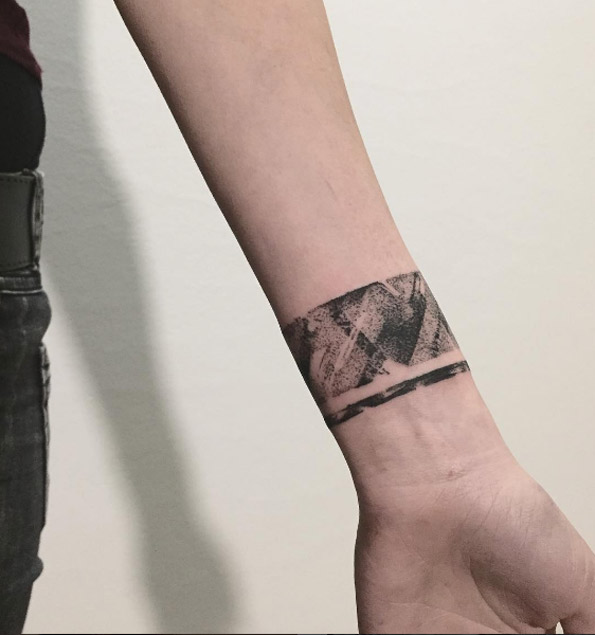 Imprinted stripes on wrist by Filip Secka