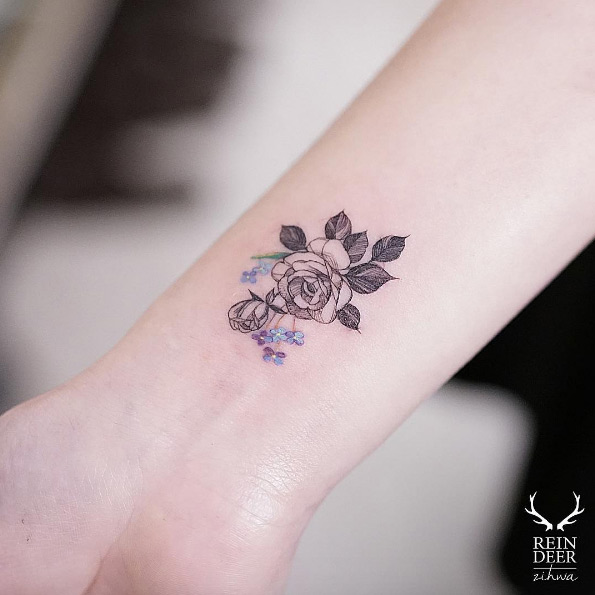 Rose wrist tattoo by Zihwa