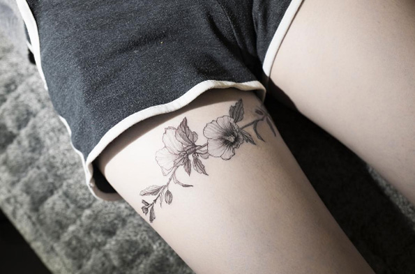 Floral thigh piece by Hongdam