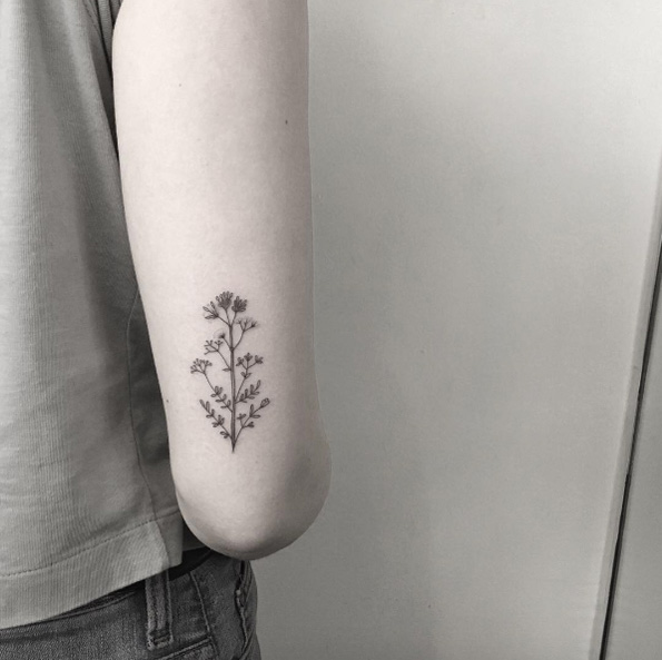 54 Classic Floral Tattoo Ideas for Spring - TattooBlend