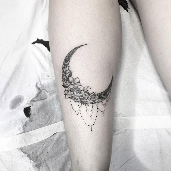 Decorative crescent moon tattoo by Sandra Cunha