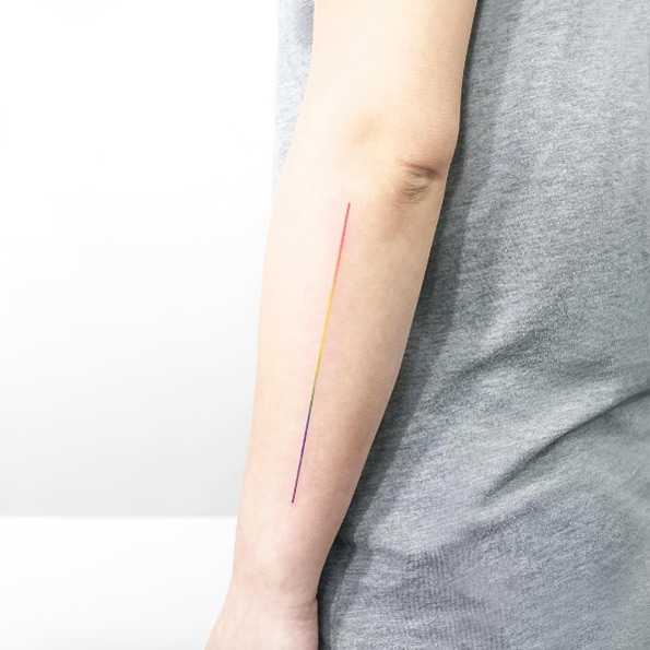 Gorgeous gradient line tattoo by IDA