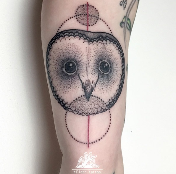 Dotwork barn owl by Sarah Herzdame
