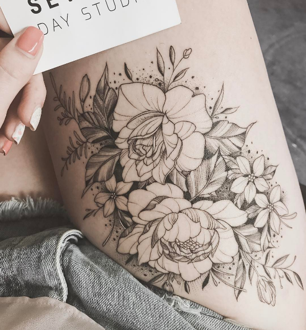 Delicate floral thigh piece by Tritoan Ly