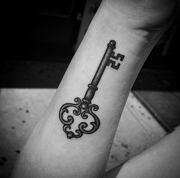 Black ink skeleton key tattoo by Elisabeth Markov