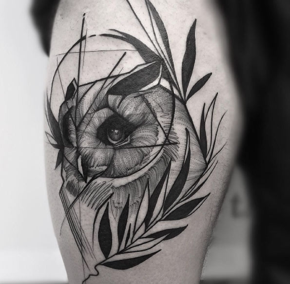 Owl tattoo on thigh by Frank Carrilho