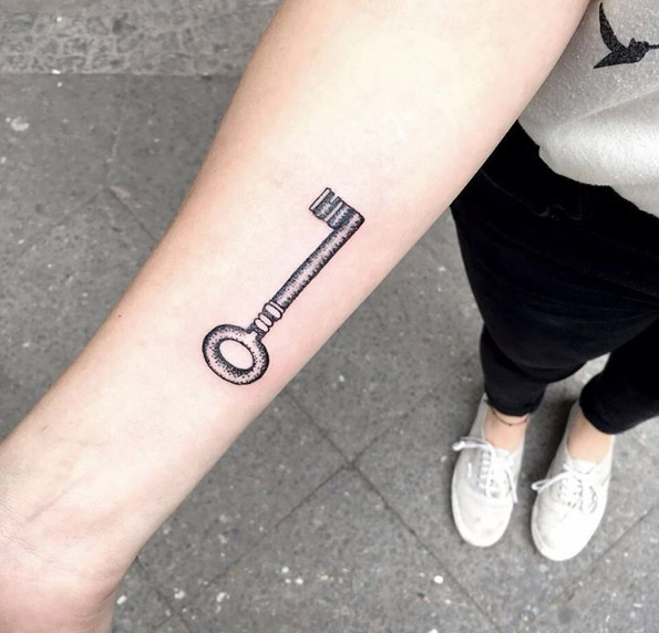 Old key tattoo by Unikat