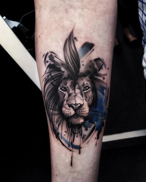 Watercolor lion tattoo by Aleksandra Kozubska