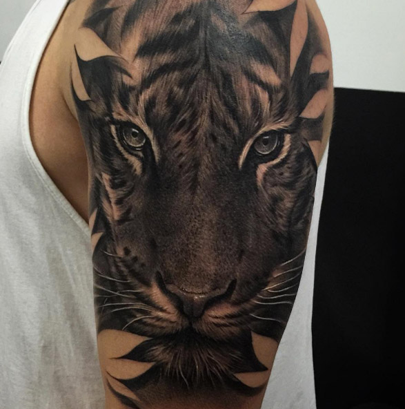 Tiger tattoo by Perla Negra