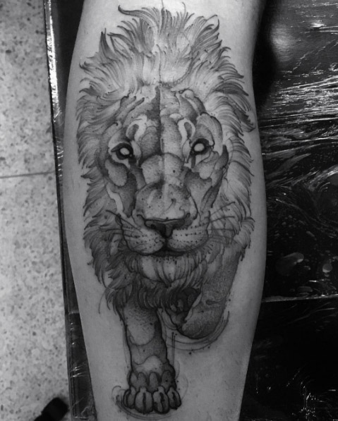 Epic watercolor lion tattoo by Boni Lucena