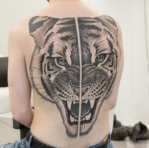 Huge tiger on back by Valentin Hirsch