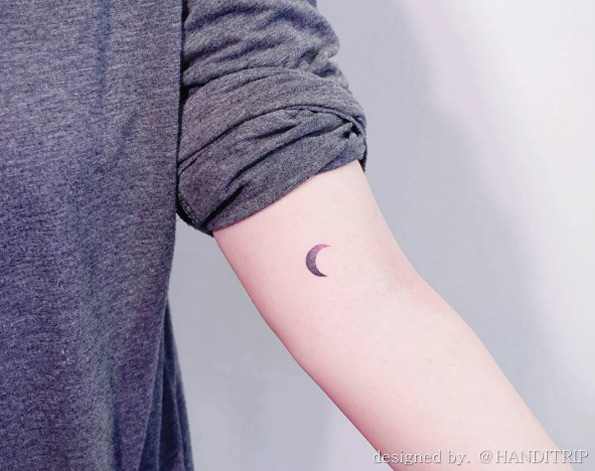 Crescent moon tattoo by Handitrip