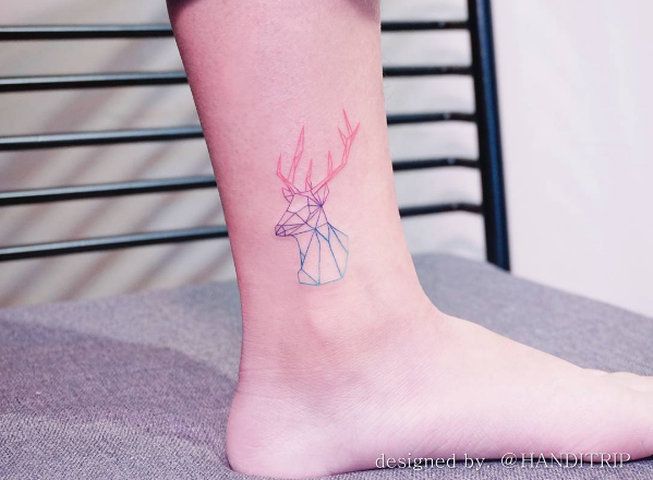 Colorful geometric stag by Handitrip