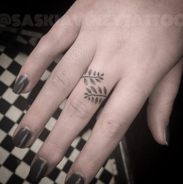 50 Eye-Catching Finger Tattoos That Women Just Can't Say No To ...