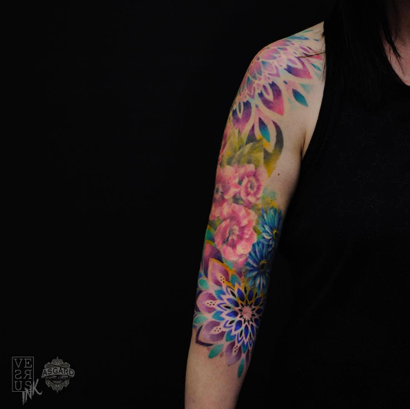 Colorful sleeve by Alberto Cuerva