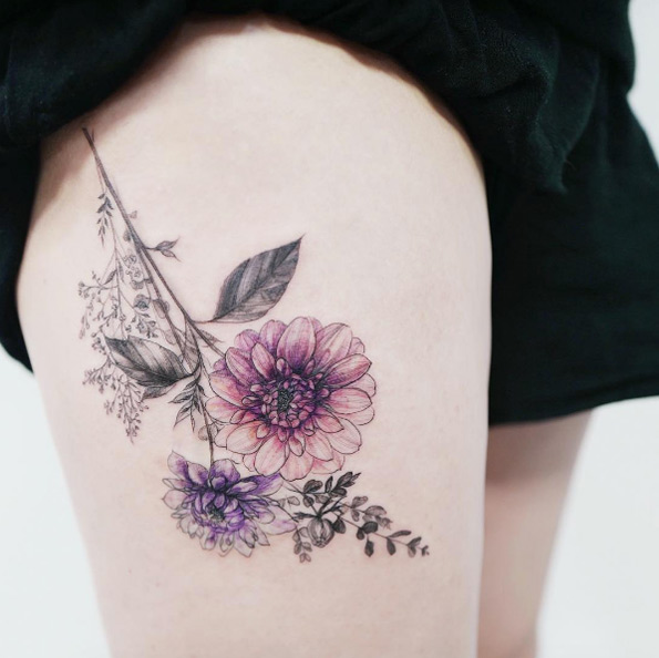 Dahila flowers on thigh by Tattooist Flower