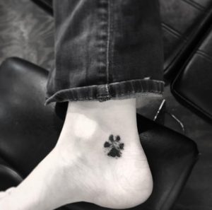 32 Perfect Paw Print Tattoos to Immortalize Your Furry Friend - TattooBlend