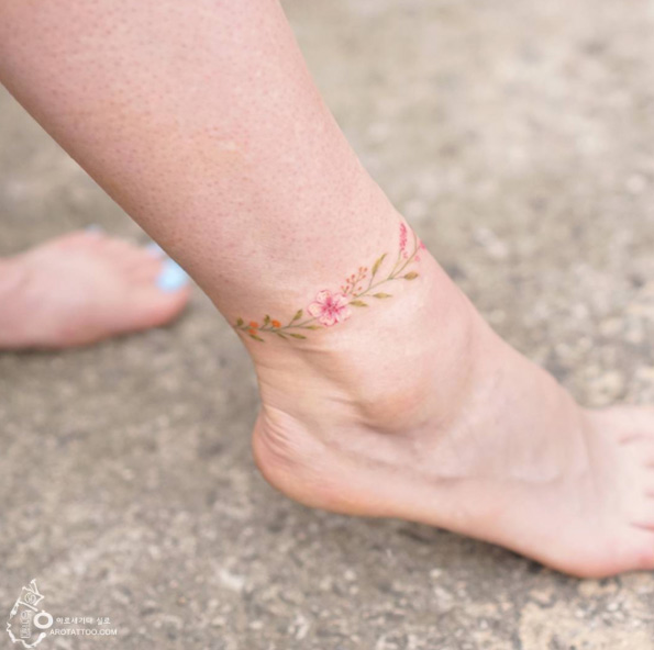 Floral anklet by Tattooist Silo