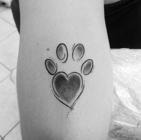 Stylish paw print by Anderson Reis