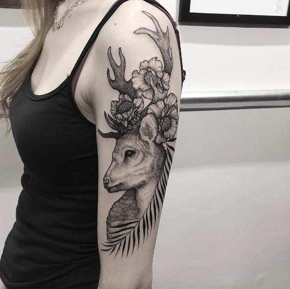 Dotwork deer by Sandra Cunha