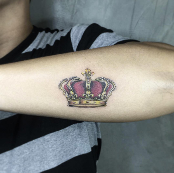 Red and gold crown by LWS