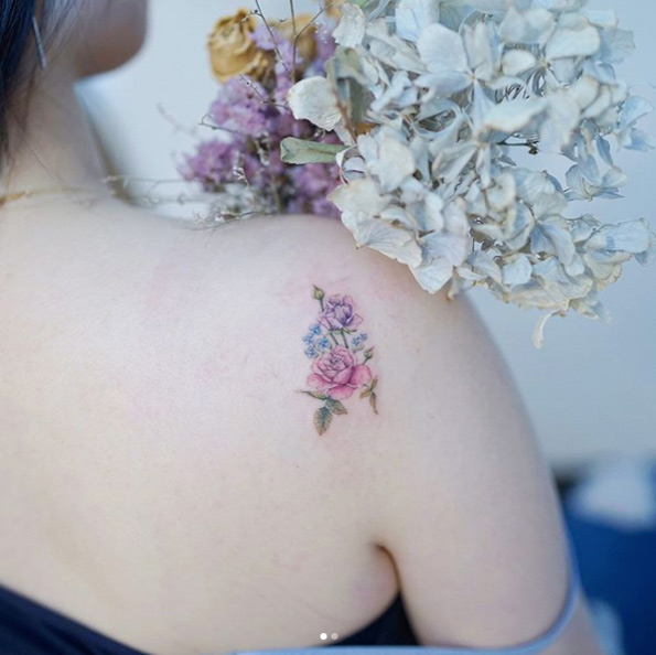Floral back shoulder piece by Mini Lau