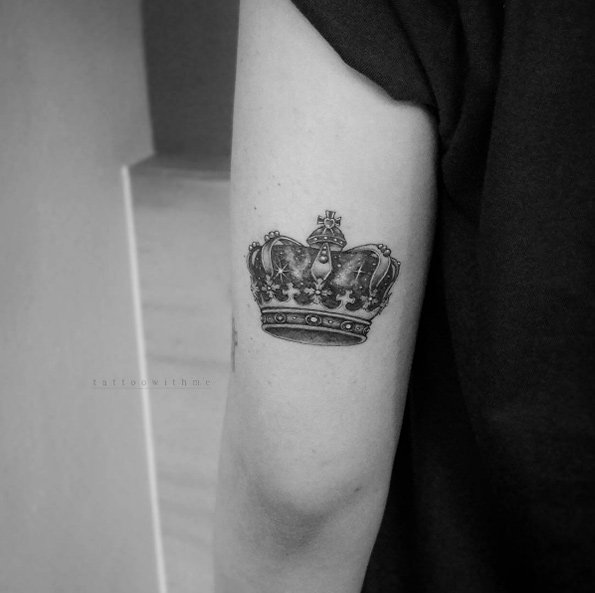 Crown tattoo by Tattoo With Me