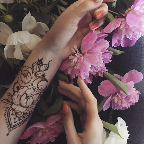 Henna art by Anna