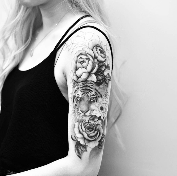 Tiger and peonies by Drag Ink
