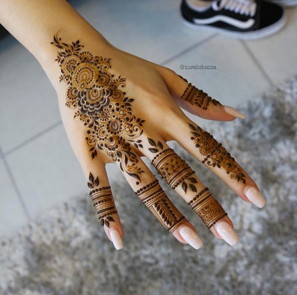 Finger cuffs by Nurahs Henna