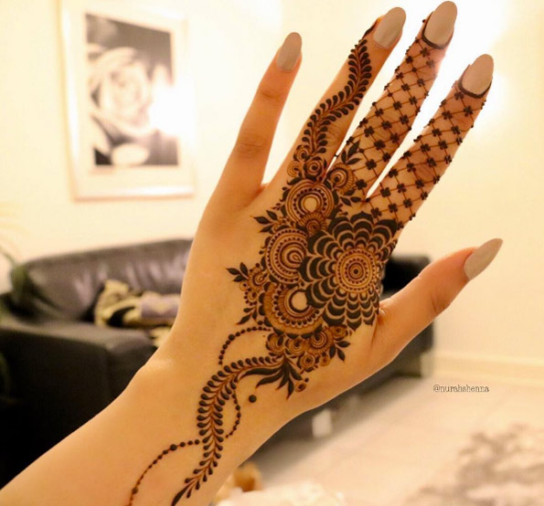 Hand piece by Nurahs Henna