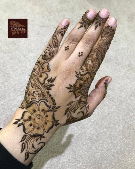 Henna hand art by Shagufta