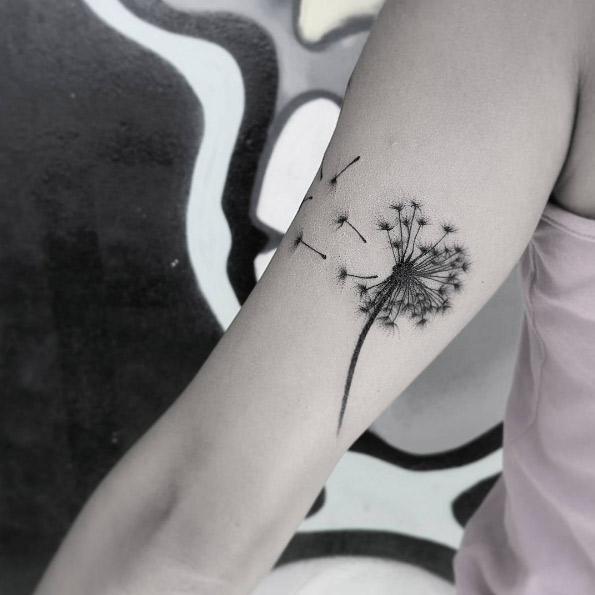 Dandelion by Alessia Selis