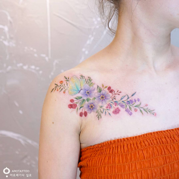 Herbal shoulder piece by Tattooist Silo