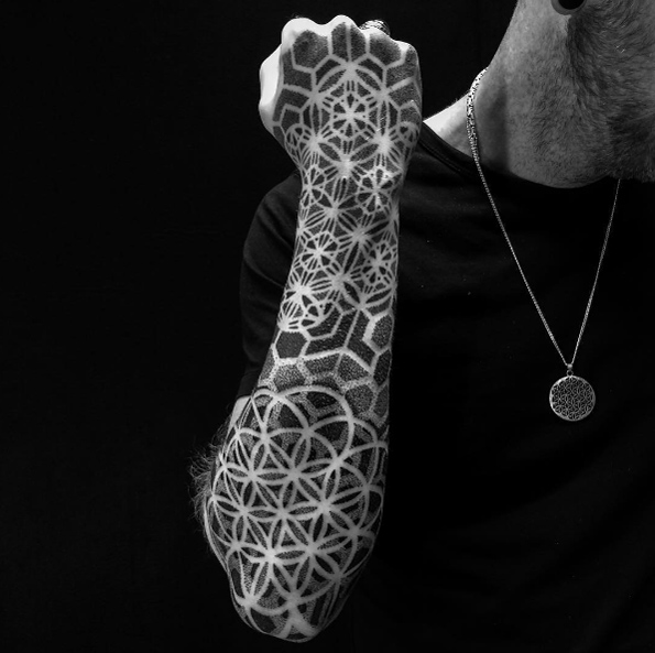 Geometric sleeve by Handsmark