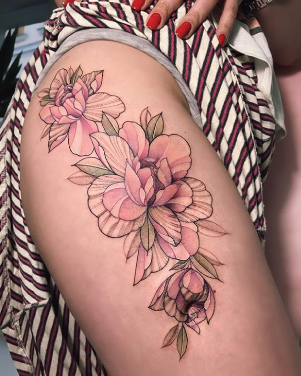 Beautiful floral thigh piece by Nora