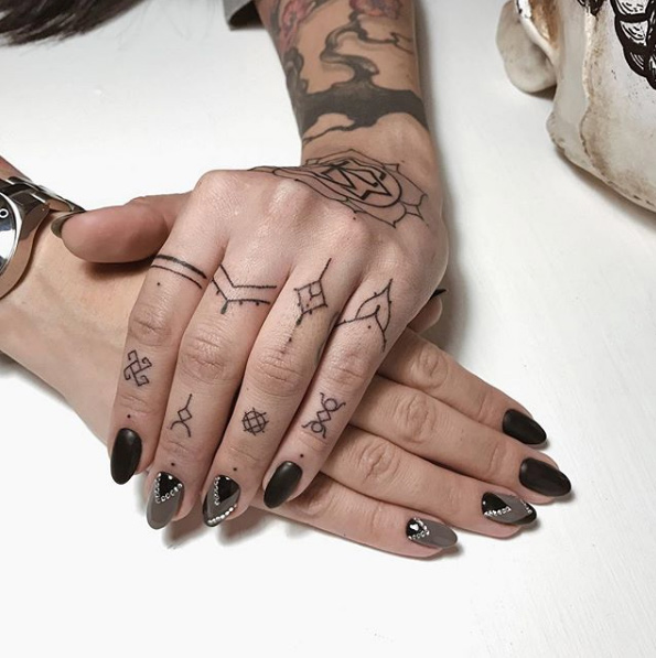 Finger tats by Ann Pokes