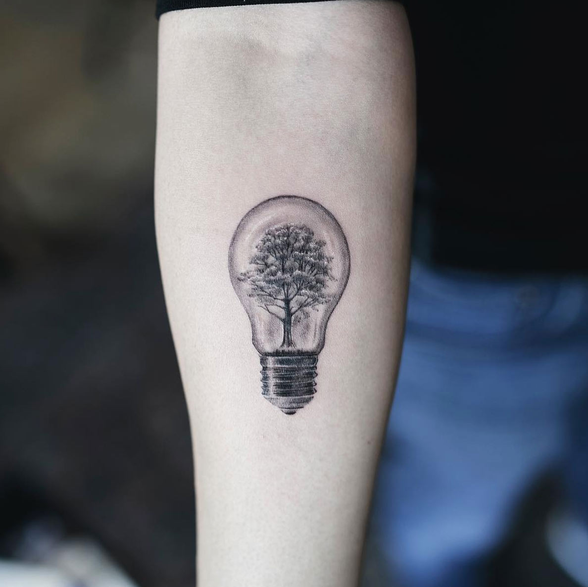 Lightbulb by Nando