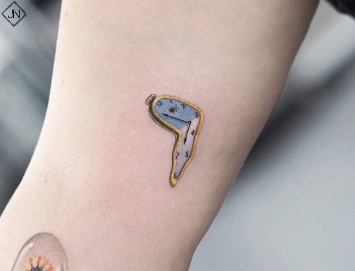 40 Brilliant Tiny Tat Ideas for First Time Inkers - TattooBlend