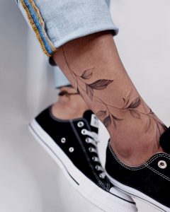 30 Crazy-Good Tattoos for Women - TattooBlend